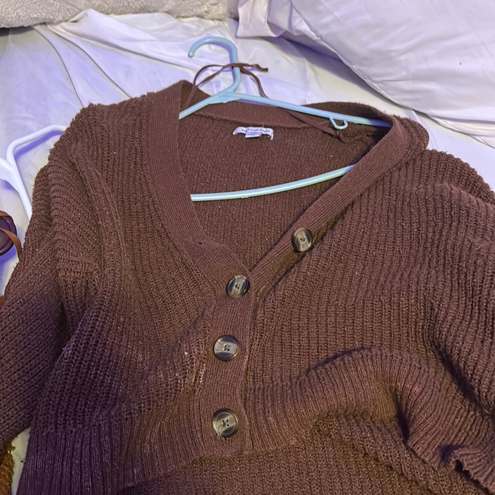 Weird stain so i can lower the price if needed but it's kinda ugly lol